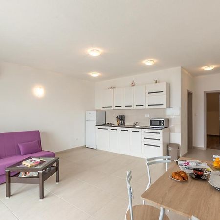 Apartments Eol Brela Bagian luar foto