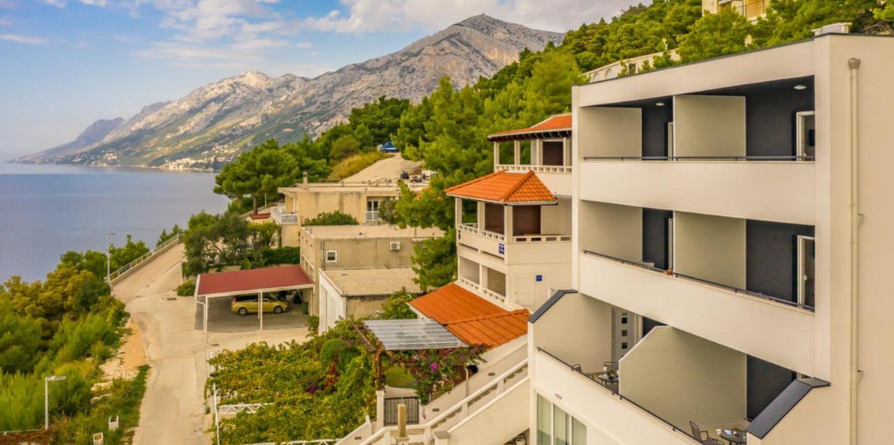 Apartments Eol Brela Bagian luar foto